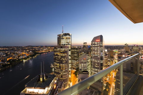 Oaks Brisbane Aurora Suites - Accommodation Georgetown 10
