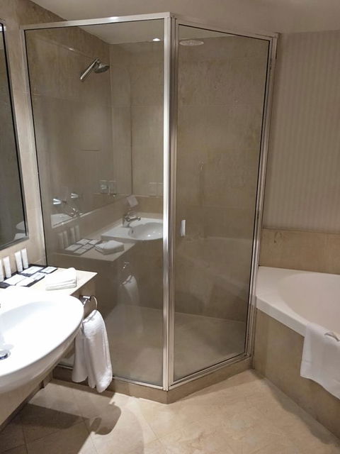 Crowne Plaza Surfers Paradise, An IHG Hotel - Accommodation Georgetown 1