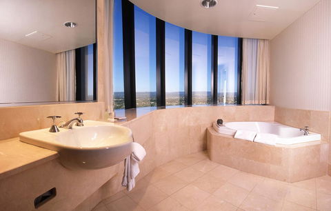 Crowne Plaza Surfers Paradise, An IHG Hotel - Accommodation Georgetown 19