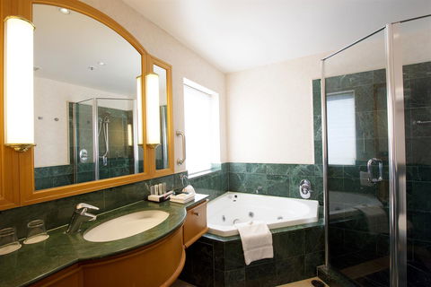 Crowne Plaza Surfers Paradise, An IHG Hotel - Accommodation Georgetown 42