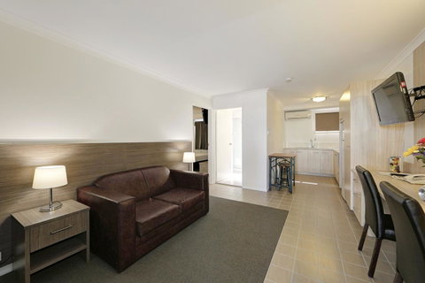 Smart Motels Bert Hinkler - Accommodation Georgetown 32