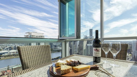 Oaks Brisbane Festival Suites - Accommodation Georgetown 1
