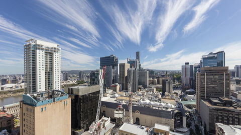 Oaks Brisbane Festival Suites - Accommodation Georgetown 2