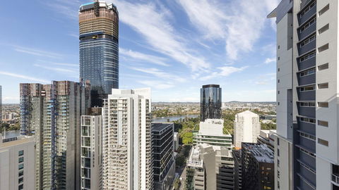 Oaks Brisbane Festival Suites - Accommodation Georgetown 4