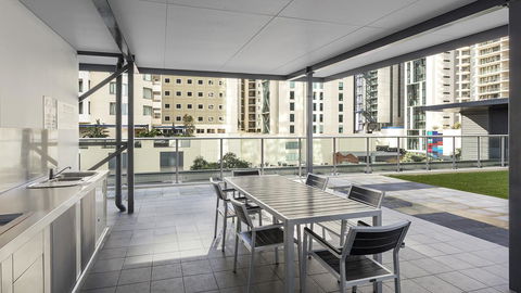 Oaks Brisbane Festival Suites - Accommodation Georgetown 13