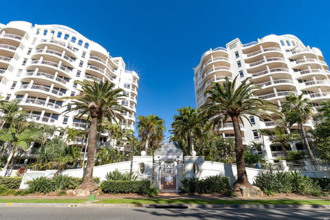 ULTIQA Burleigh Mediterranean Resort - Accommodation Georgetown 13