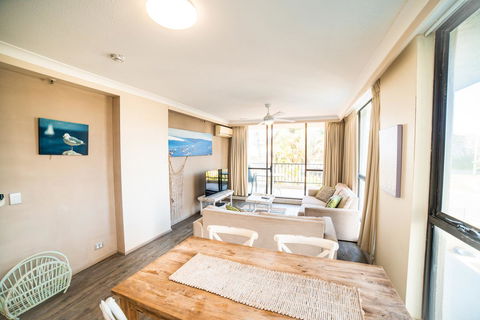 Capricorn One Beachside Holiday Apartments - Official - Accommodation Georgetown 3