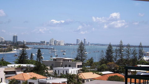 The Meriton Apartments On Main Beach - Accommodation Georgetown 28