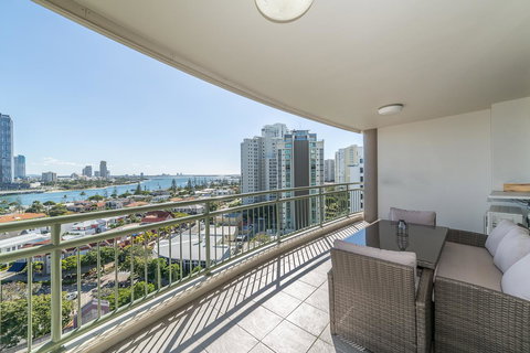 The Meriton Apartments On Main Beach - Accommodation Georgetown 23