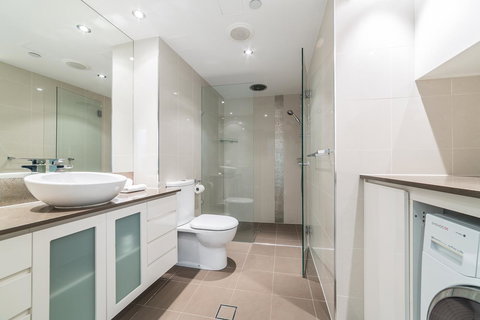 The Meriton Apartments On Main Beach - Accommodation Georgetown 18