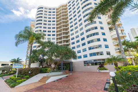 The Meriton Apartments On Main Beach - Accommodation Georgetown 38