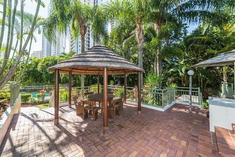 The Meriton Apartments On Main Beach - Accommodation Georgetown 40