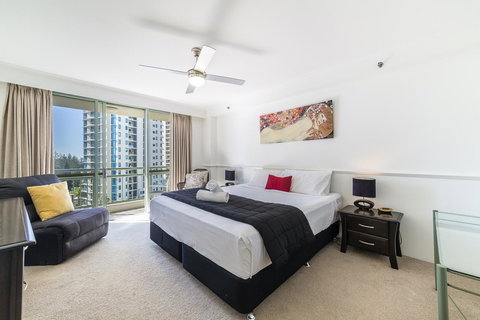 The Meriton Apartments On Main Beach - Accommodation Georgetown 1