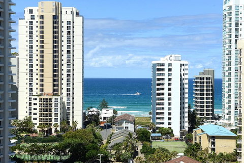 The Meriton Apartments On Main Beach - Accommodation Georgetown 29