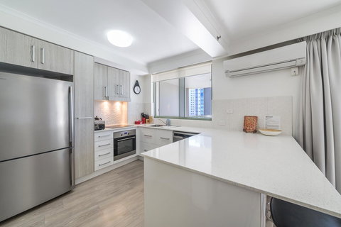 The Meriton Apartments On Main Beach - Accommodation Georgetown 12