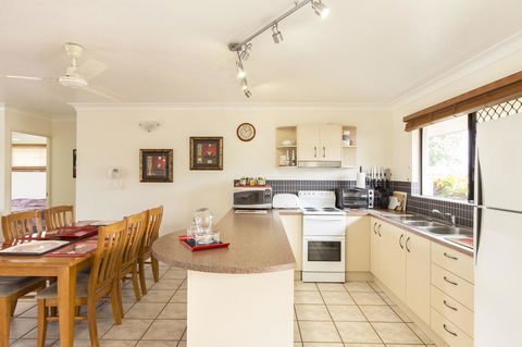 Marcol Place Holiday Apartments - Accommodation Georgetown 4