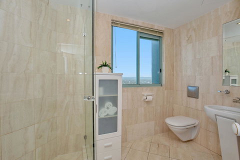 The Waterford On Main Beach - Accommodation Georgetown 39