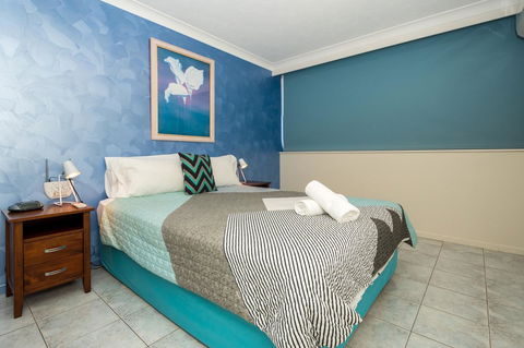Breakers North Absolute Beachfront Apartments - Official - Accommodation Georgetown 40