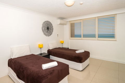 Breakers North Absolute Beachfront Apartments - Official - Accommodation Georgetown 26