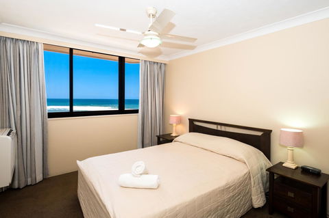 Breakers North Absolute Beachfront Apartments - Official - Accommodation Georgetown 8