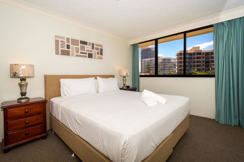 Breakers North Absolute Beachfront Apartments - Official - Accommodation Georgetown 19