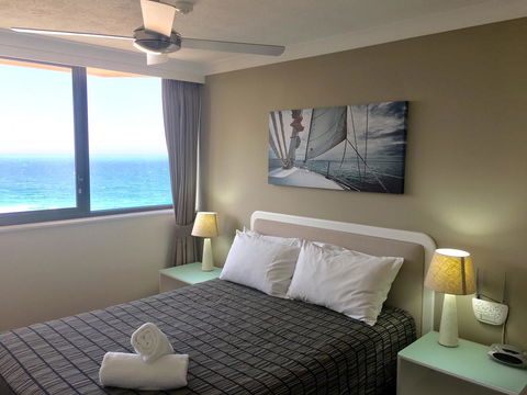 Breakers North Absolute Beachfront Apartments - Official - Accommodation Georgetown 6