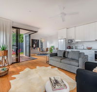 Sam's Buderim Mountain Guest House - Accommodation Georgetown