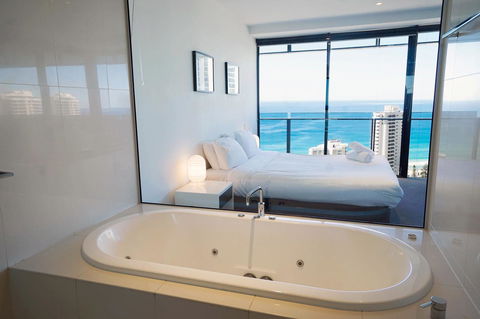 Circle On Cavill Surfers Paradise Apartments-Holiday Paradise - Accommodation Georgetown 12