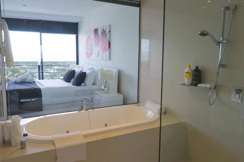 Circle On Cavill Surfers Paradise Apartments-Holiday Paradise - Accommodation Georgetown 4