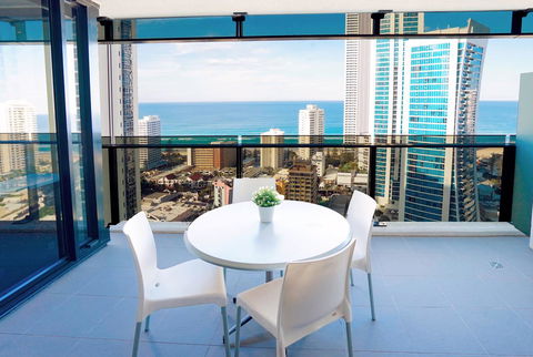 Circle On Cavill Surfers Paradise Apartments-Holiday Paradise - Accommodation Georgetown 2