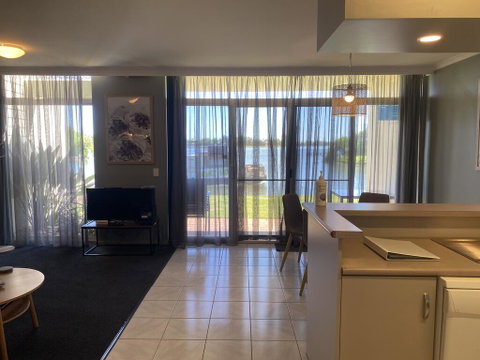 Waterside Holiday Rentals Unit 31 - Accommodation Georgetown 2