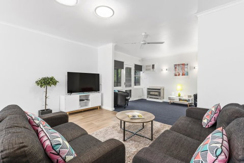 Wattle Grove Villa - Accommodation Georgetown 3
