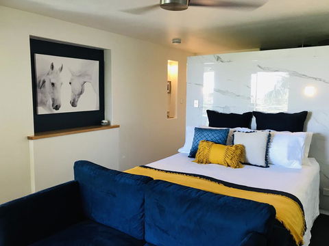 Waves And White Horses Seaview Retreat (adults Only) - Accommodation Georgetown 2