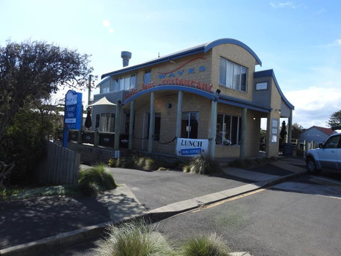 Waves Luxury Suites - Accommodation Georgetown 2
