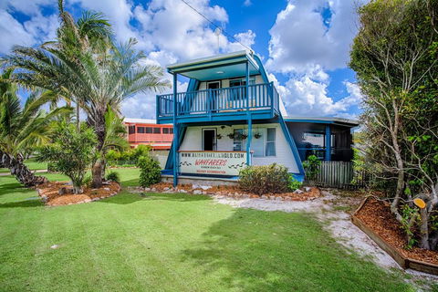 Wayfarers Beachouse - Rainbow Beach, Everything You Need, Just Metres To The Beach - Accommodation Georgetown 0