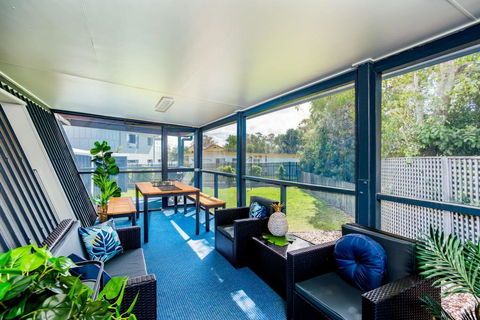 Wayfarers Beachouse - Rainbow Beach, Everything You Need, Just Metres To The Beach - Accommodation Georgetown 3
