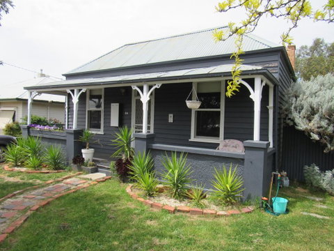 Welcome Stranger Cottage - Accommodation Georgetown 0