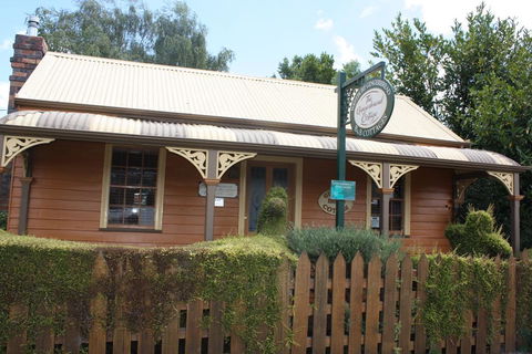 Westbury Gingerbread Cottages - Accommodation Georgetown 2