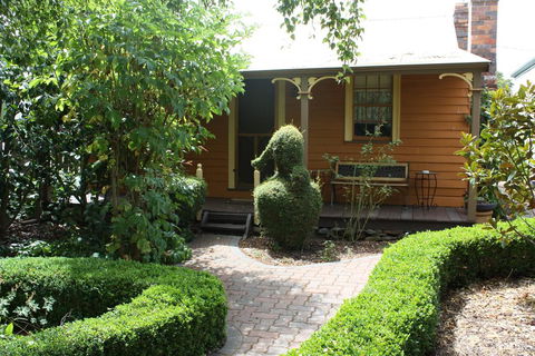 Westbury Gingerbread Cottages - Accommodation Georgetown 3
