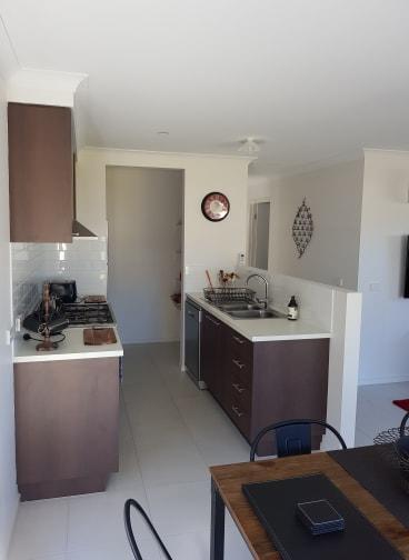 White Caps B - New Styles & Spacious Home - Accommodation Georgetown 2