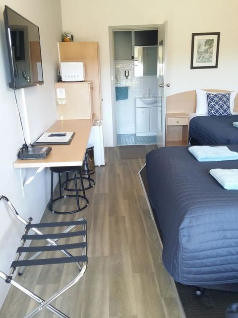 White Manor Motel - Accommodation Georgetown 1