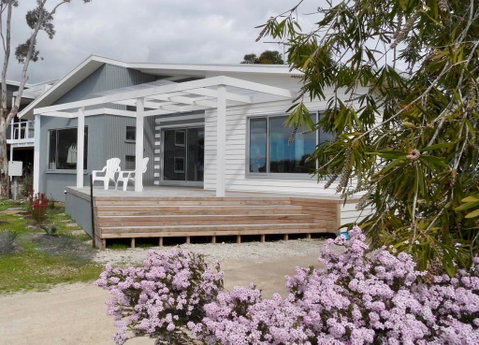 WHITE SHELLS HOLIDAY RENTAL - Accommodation Georgetown 0