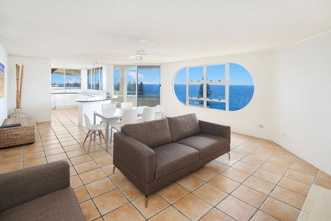 Wickham Cove Unit 10, 45 Albert Street. Kings Beach - Accommodation Georgetown 1