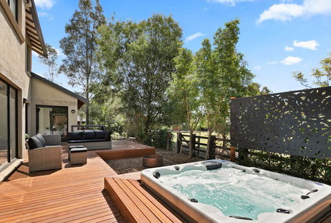 Wine Down - Accommodation Georgetown 0