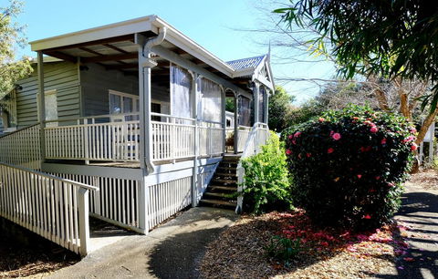 Wisteria Cottage 95 Main Western Road - Accommodation Georgetown 2