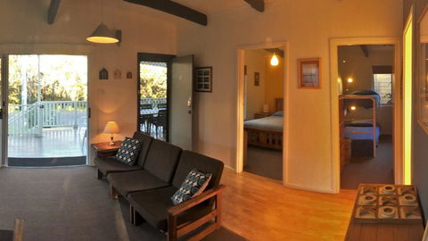 Wonky Pine Beach House, NARRWALLEE- 4 Bedroom - Accommodation Georgetown 2