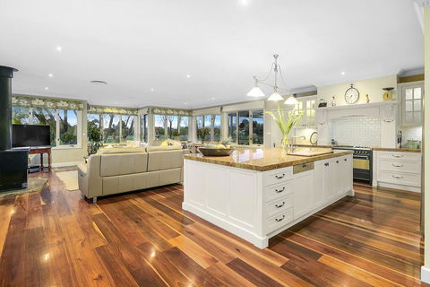 Woodend Old School House - Accommodation Georgetown 3