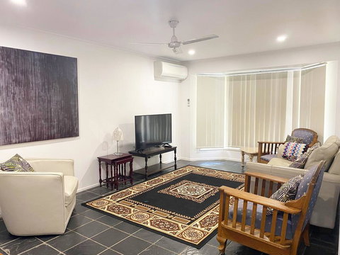 Woorim Secluded Palms Cottage - Accommodation Georgetown 2