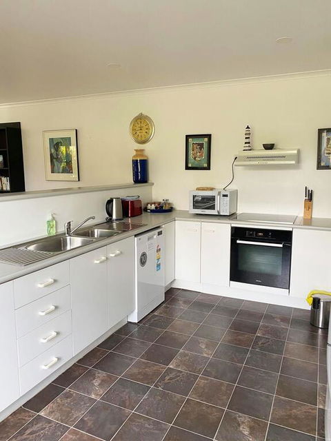 Woorim Secluded Palms Villa - Accommodation Georgetown 3