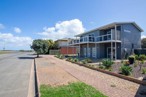 Xanadu - Aldinga Beach - Accommodation Georgetown 1